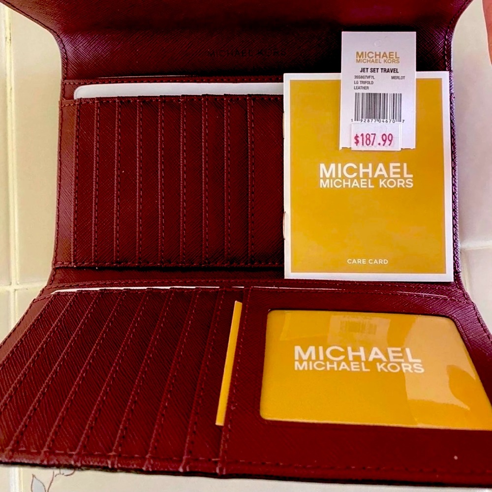 Michael Kors Jet Set Travel Wallet